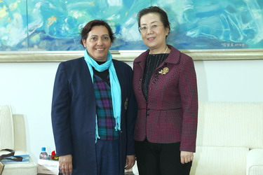 IMG_16孙玉华校长会见古巴哈瓦那大学副校长卡斯特亚诺斯女士一行莅临我校访问.jpg