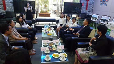 访问孔子学院1_副本.jpg