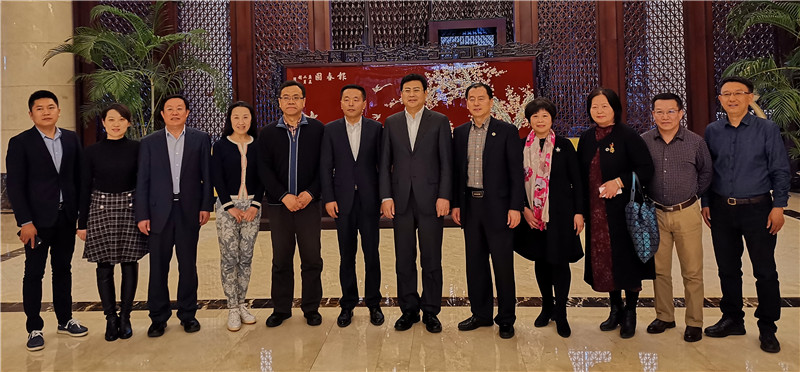 合影1.jpg