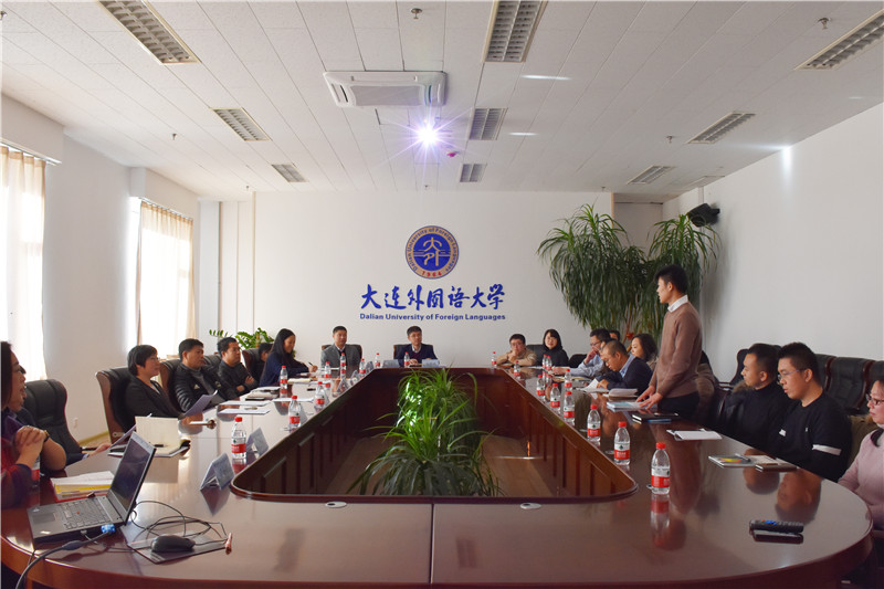 座谈会.jpg