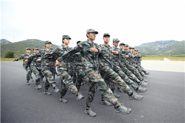方队行进.jpg